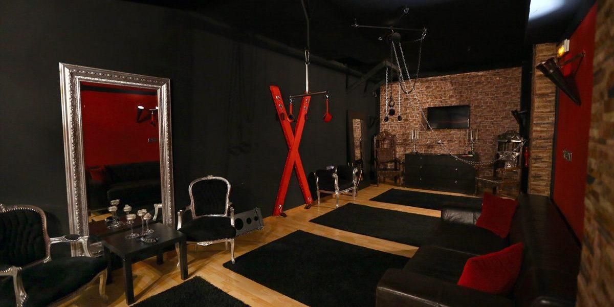Dominios-Apartamento-Loft-Mistress-Jade Black-Dominatrix