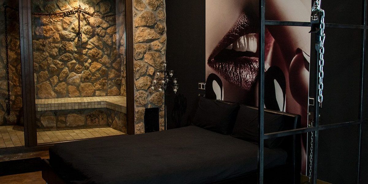 Dominios-Hotel-Motel-Mistress-Jade Black-Dominatrix